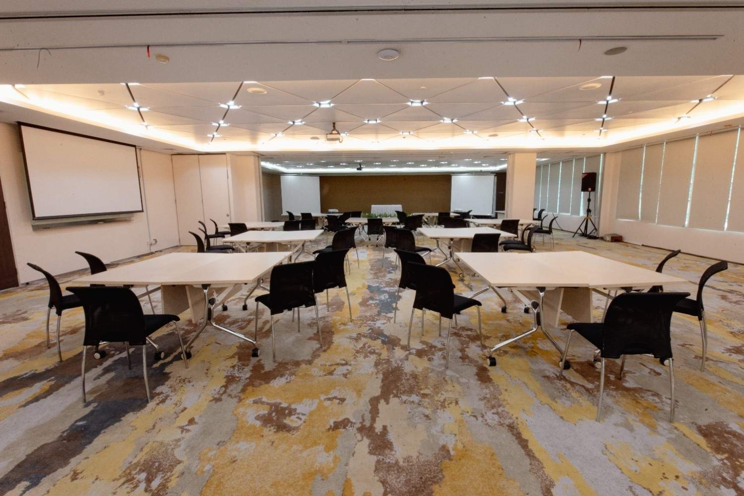 The J. Lo Siang Hien Ginting Seminar Room